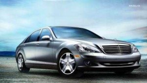 В гаражі Конституційного суду є розкішний Mercedes-Benz 550S.