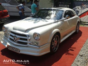 Цю "Победу" зроблену з "Мерседеса" продають за $75 тисяч.