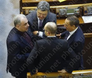 Давид Жванія нині в команді Петра Порошенка, а Микола Мартиненко в партії Арсенія Яценюка.