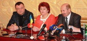 Анатолій Дирів зліва від Шлемка.
