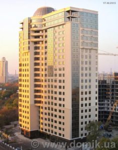 Будинок, де мати судді є власницею квартири і двох паркомісць